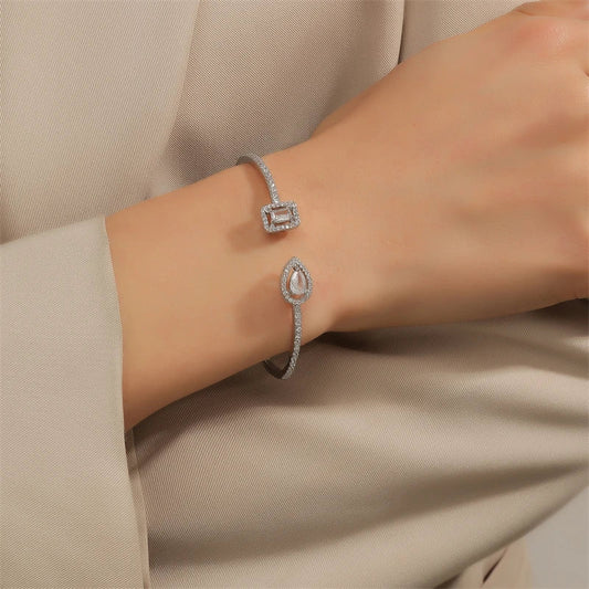 Luz | Pulsera Bangle Geométrica