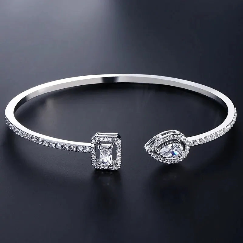 Luz | Pulsera Bangle Geométrica