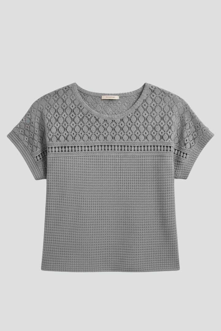 Olwen - Camiseta con Calados